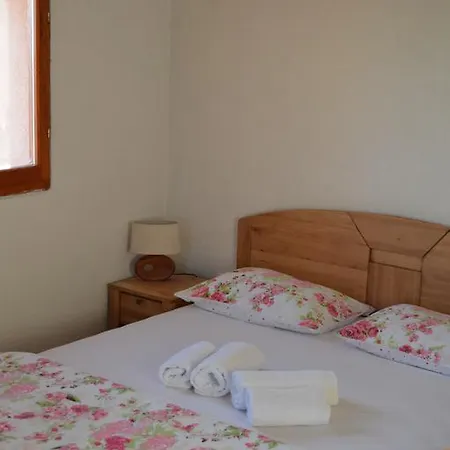 Mara - Secluded House With Breathtaking View- Seline, Starigrad Paklenica בית נופש סלינה