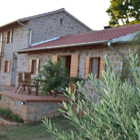 Nyaraló Mara - Secluded House With Breathtaking View- Seline, Starigrad Paklenica *