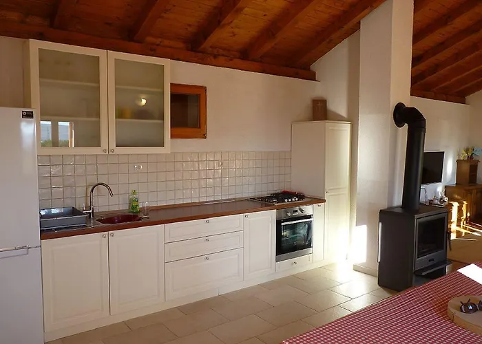 Mara - Secluded House With Breathtaking View- Seline, Starigrad Paklenica Дом отдыха *